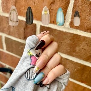 Blue Smoke – 10 Pre-Decorated Press-On Nails